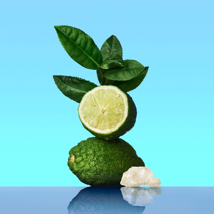 Calvin Klein CK One 75 ml deostick giver friskhed med friske noter af lime, bergamot og grønne blade.