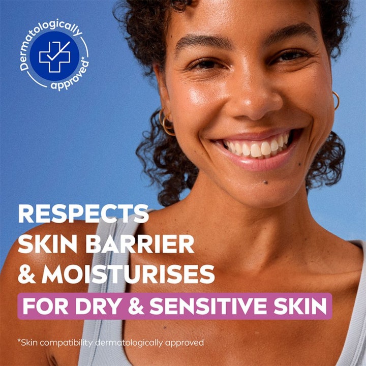 NIVEA Cleansing Cream Caring 150 ml fugtgivende ansigtsrens til tør hud viser smilende kvinde og tekst om barriere