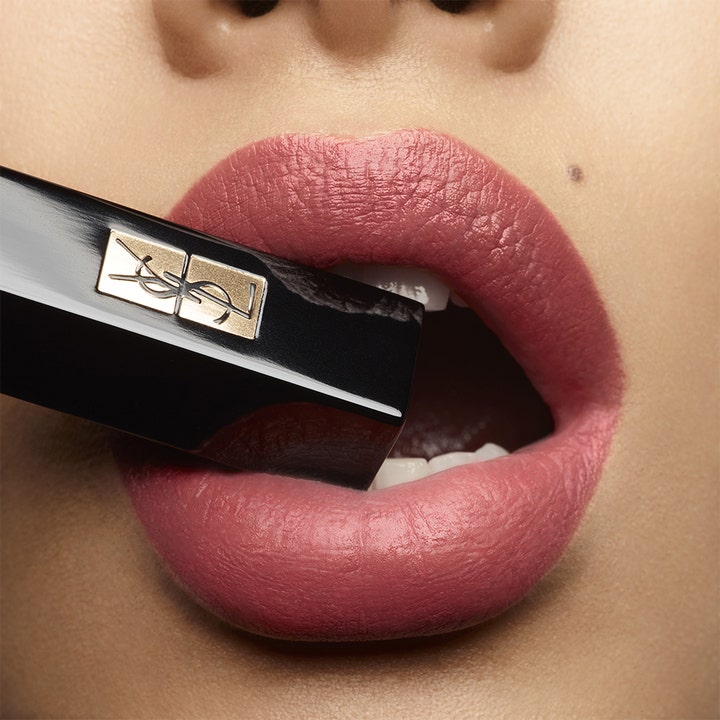 The Slim Velvet Radical Lipstick