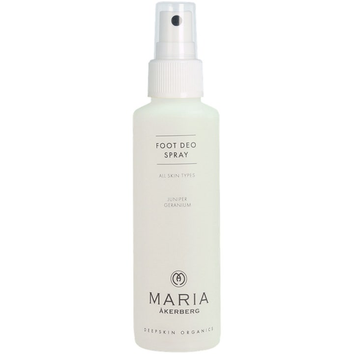 Maria Åkerberg Foot Deo Spray opfriskende fodspray i hvid sprayflaske med duft af enebær og geranium.