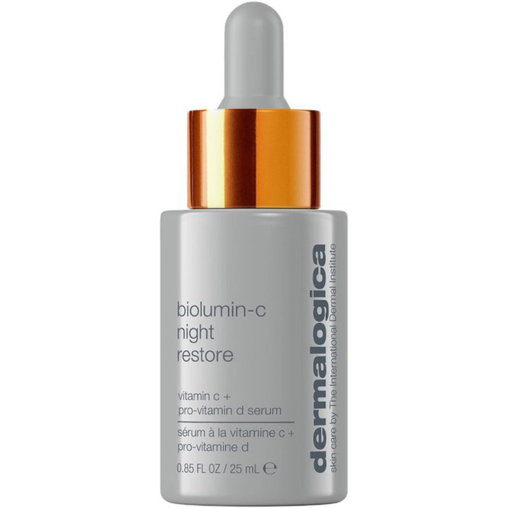 Dermalogica Biolumin-C Night Restore 25 ml serum med vitamin C giver glød i en grå flaske med kobberfarvet top og pipette