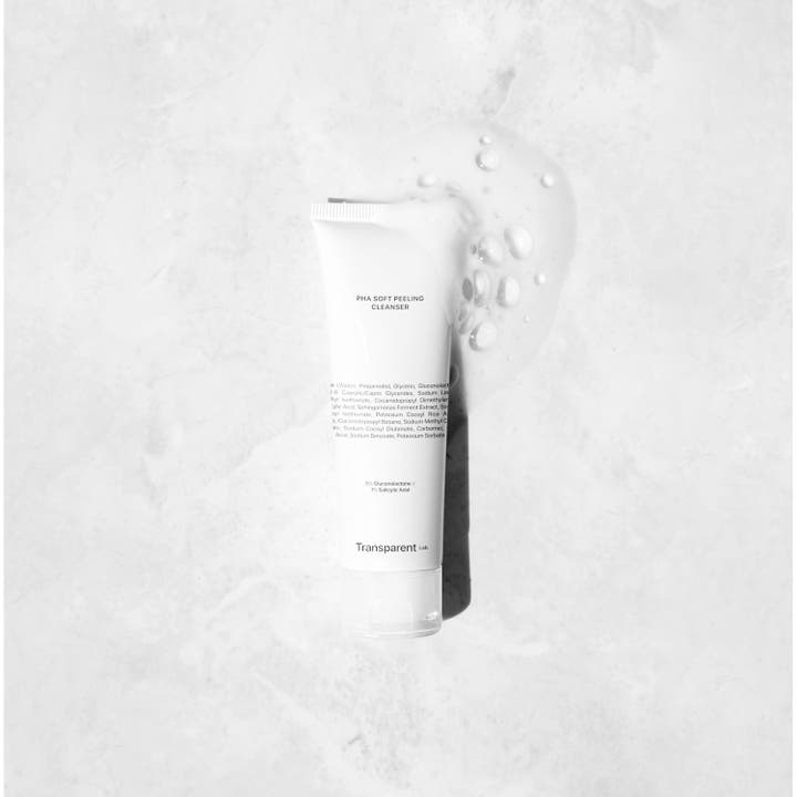 Niche Beauty Lab Transparent Lab pHa Soft Peeling Cleanser 150 ml med salicylsyre og en klar boblende geltekstur