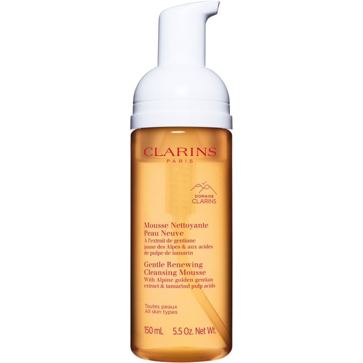 Clarins Gentle Renewing Cleansing Mousse 150 ml fornyende ansigtsrens i gennemsigtig gylden flaske med hvid pumpe