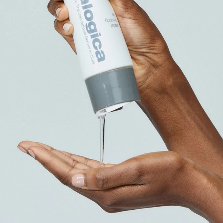 Dermalogica Special Cleansing Gel 50 ml ansigtsrens i hvid tube der hælder klar gel ud i en håndflade