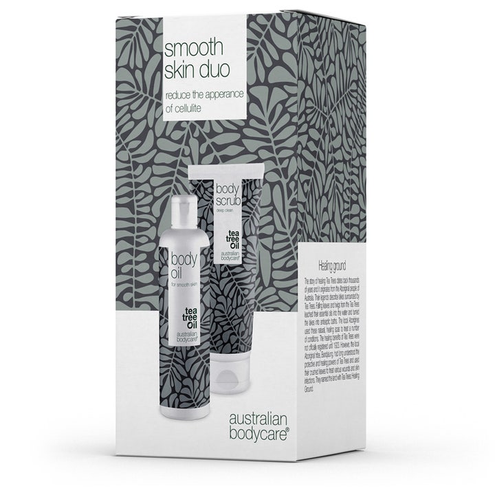Australian Bodycare Smooth Skin Duo 350 ml mod appelsinhud i hvid gaveæske med gråt bladmønster kropsolie og bodyscrub