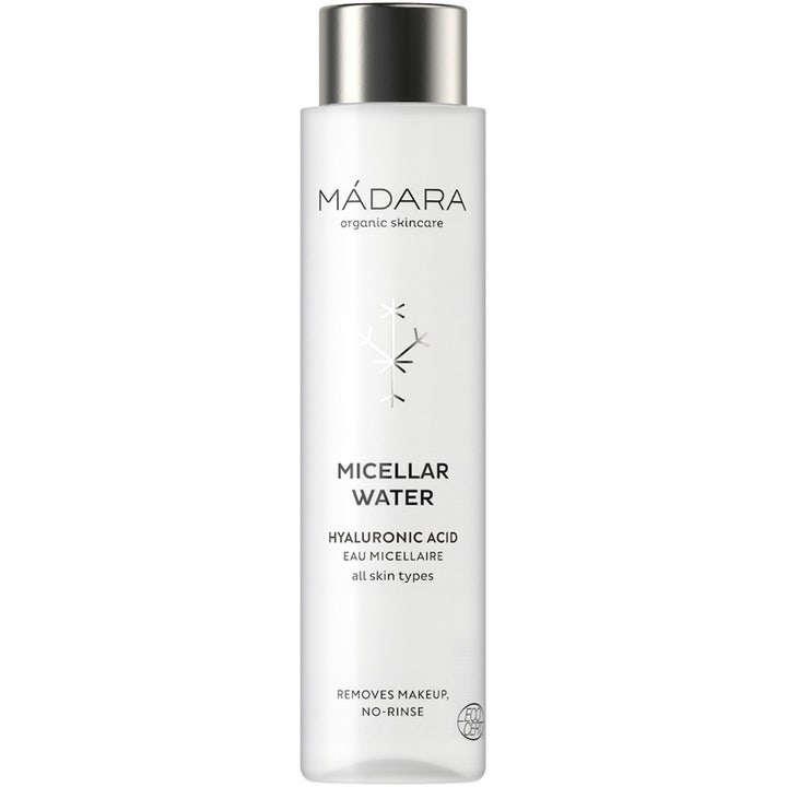 Mádara Micellar Water fugtgivende ansigtsrens med hyaluronsyre i en stilren hvid flaske med sølvfarvet låg.