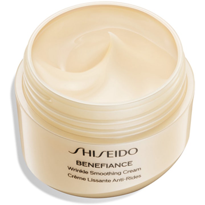 Shiseido Benefiance Wrinkle Smoothing Cream 30 ml udglattende dagcreme i beige krukke med rig og cremet tekstur