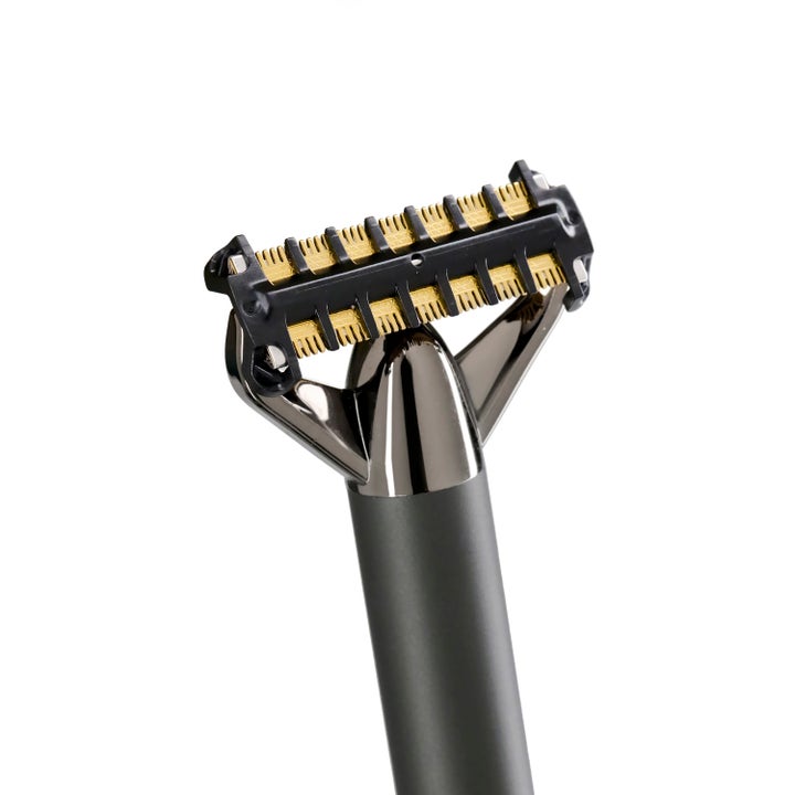 BaByliss Super X Metal X Blade Black 1 stk skægtrimmer med et præcist sort og guld skærehoved på mørkt metalskaft