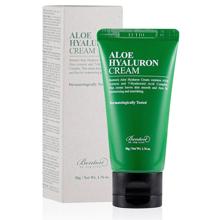 Benton Aloe Hyaluron Cream 50g fugtgivende ansigtscreme i grøn tube med sort låg foran hvid papæske