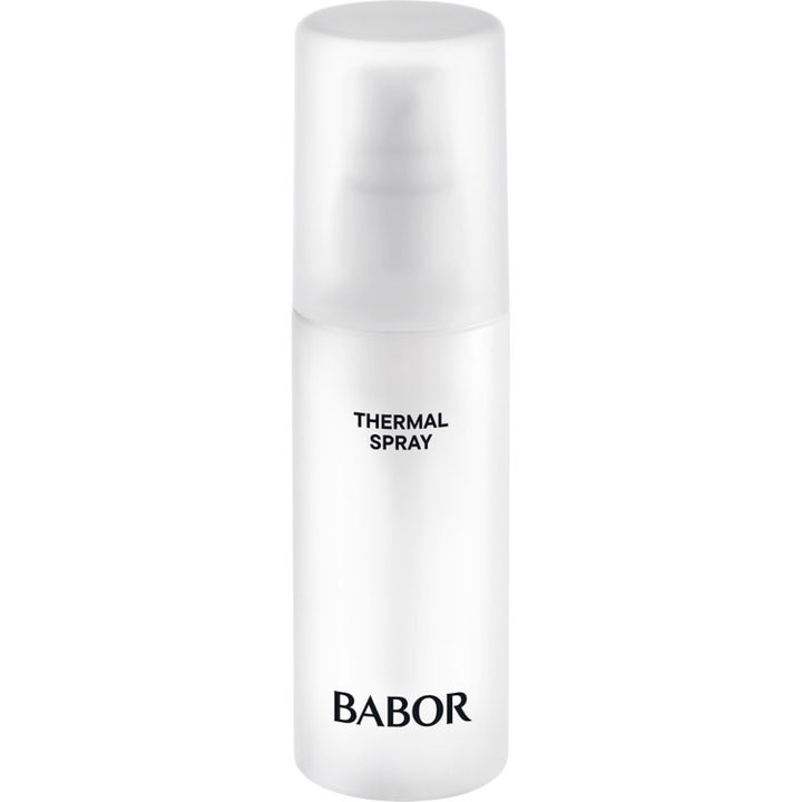 Babor Thermal Spray opfriskende ansigtsspray i hvid sprayflaske med en frostet og gennemsigtig hætte.