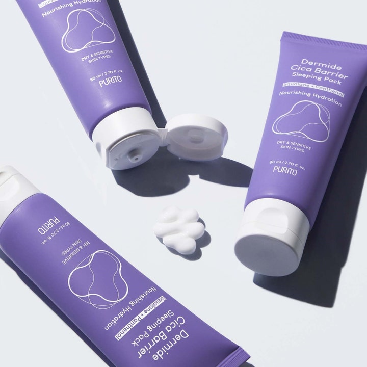 Purito Dermide Cica Barrier Sleeping Pack 80 ml beroligende nattmaske i lilla tuber med cremet hvid tekstur