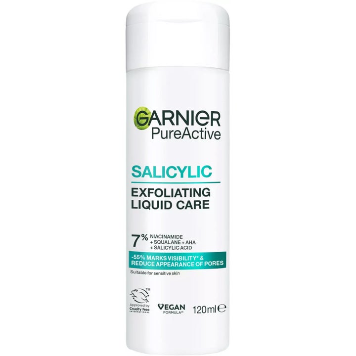 Garnier PureActive Salicylic Exfoliating Liquid Care 120 ml eksfolierende pleje mod porer i hvid flaske med hvidt låg