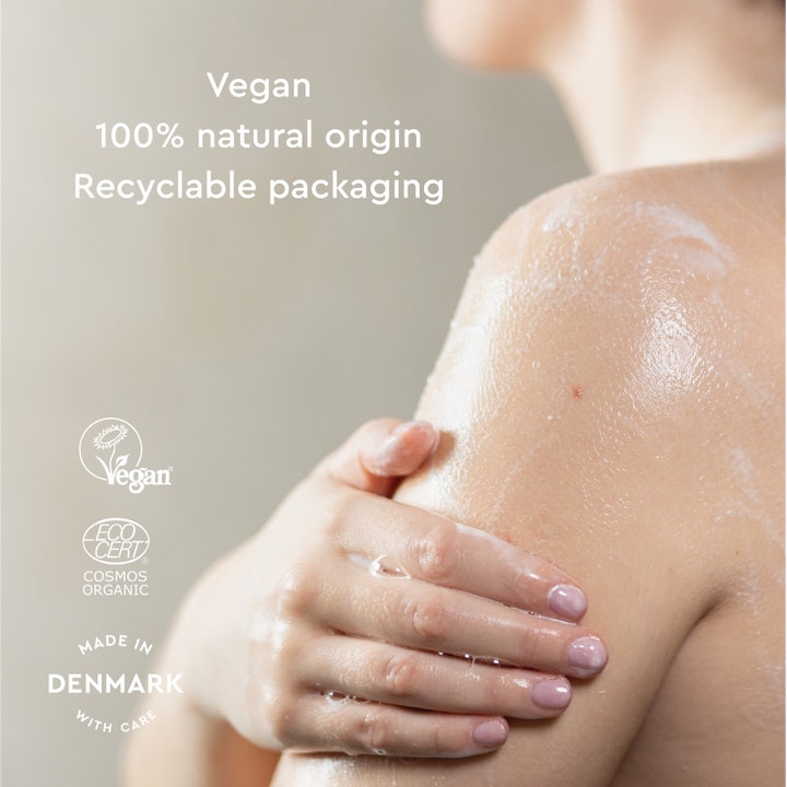 Urtekram Body Wash Wild Lemongrass 200 ml vegansk bodysæbe skummer på huden med Ecocert og naturlig oprindelse.