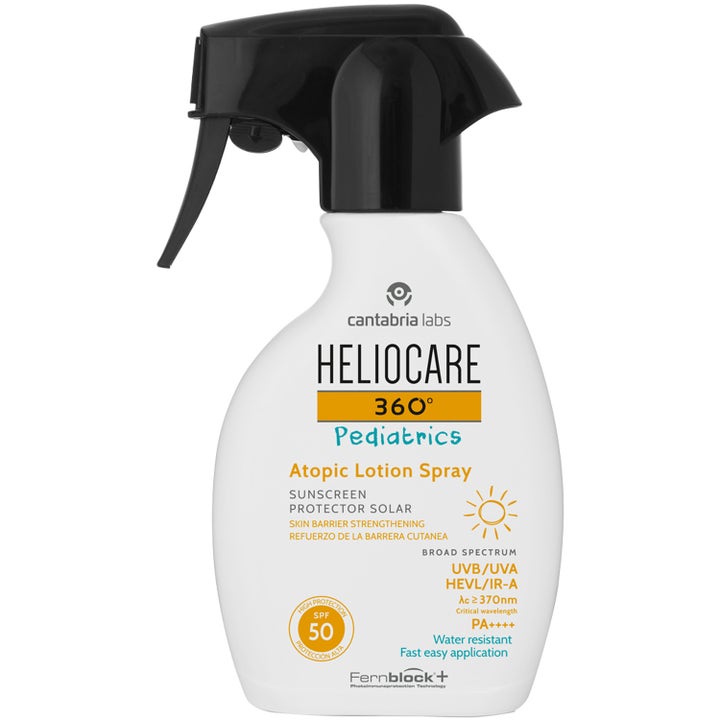 Heliocare 360 Pediatrics Atopic Lotion Spray SPF 50 solbeskyttelse i hvid sprayflaske med sort pumpe