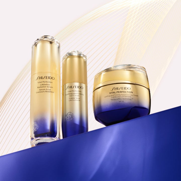 Shiseido Vital Perfection Advanced Day Cream SPF 30 50 ml opstrammende dagcreme i guld og blå krukke med serum og øjencreme