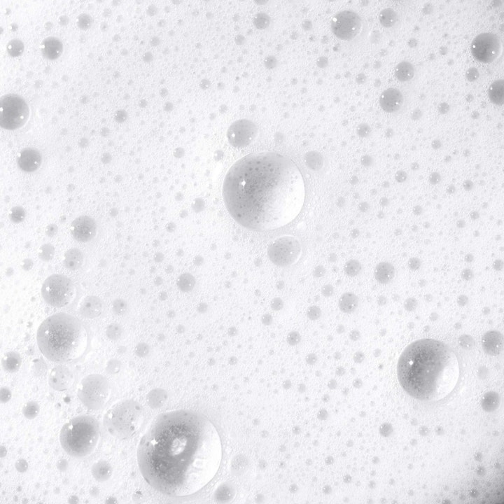 Dermalogica Breakout Clearing Foaming Wash 295 ml ansigtsrens mod uren hud med hvidt, luftigt skum og bobler