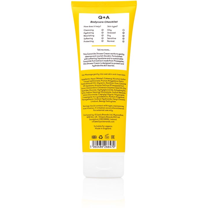 Q+A Ceramide Shower Cream 250 ml plejende kropsvask på gul tube med synlig ingrediensliste og tjekliste på bagsiden