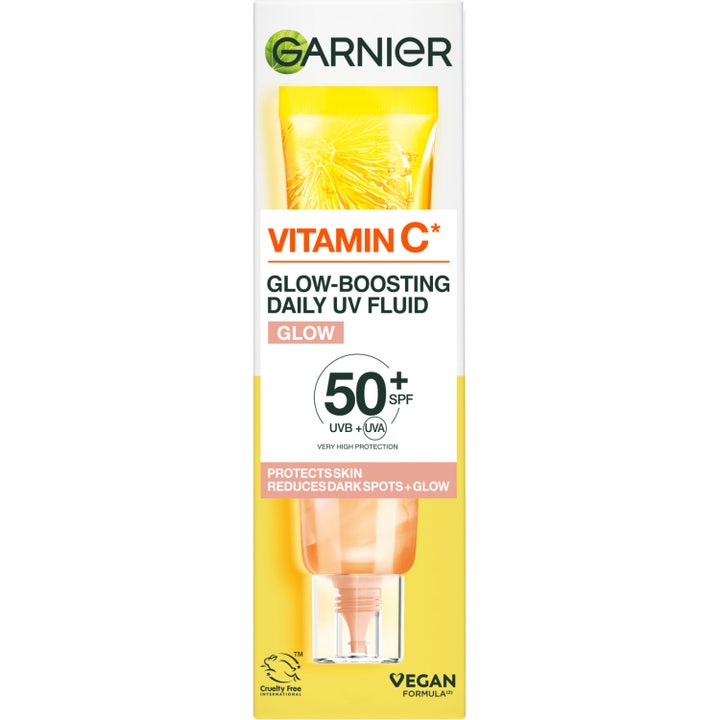 Garnier Skin Active Vitamin C Daily UV Fluid 40 ml solcreme mod mørke pletter i gul og hvid æske med SPF 50
