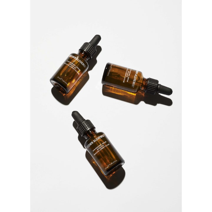 Grown Alchemist Skin Renewal Serum 25 ml fornyende ansigtsserum i tre ravfarvede glasflasker med pipetter