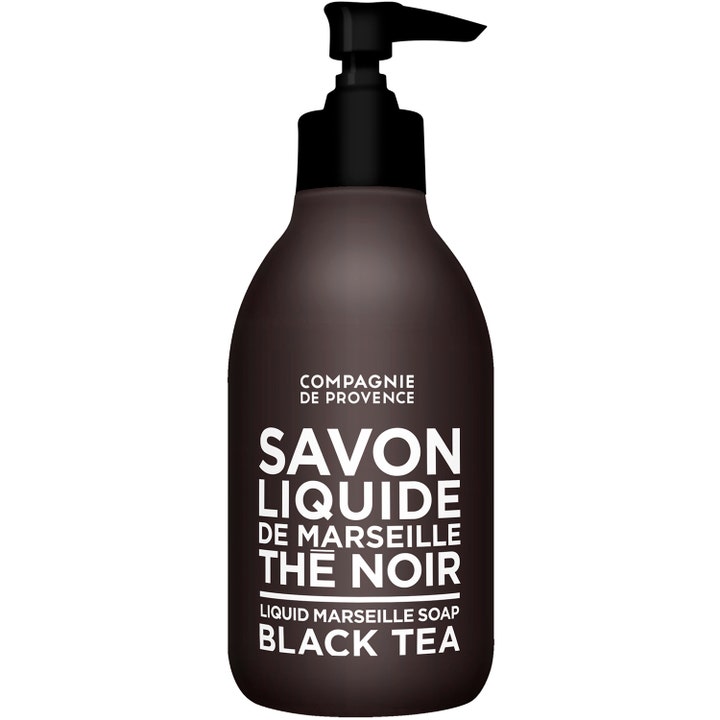 Compagnie de Provence Savon Liquide Thé Noir plejende Marseille sæbe i en stilfuld mørkebrun flaske med pumpe.