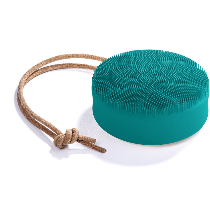 Boie Body Scrubber 1 stk eksfolierende kropsbørste i turkis silikone med bløde knopper og en brun snor