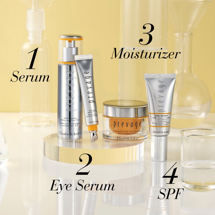 Elizabeth Arden Prevage Anti-aging Daily Serum 2.0 50 ml i en firetrins hudplejerutine med sølvfarvet emballage