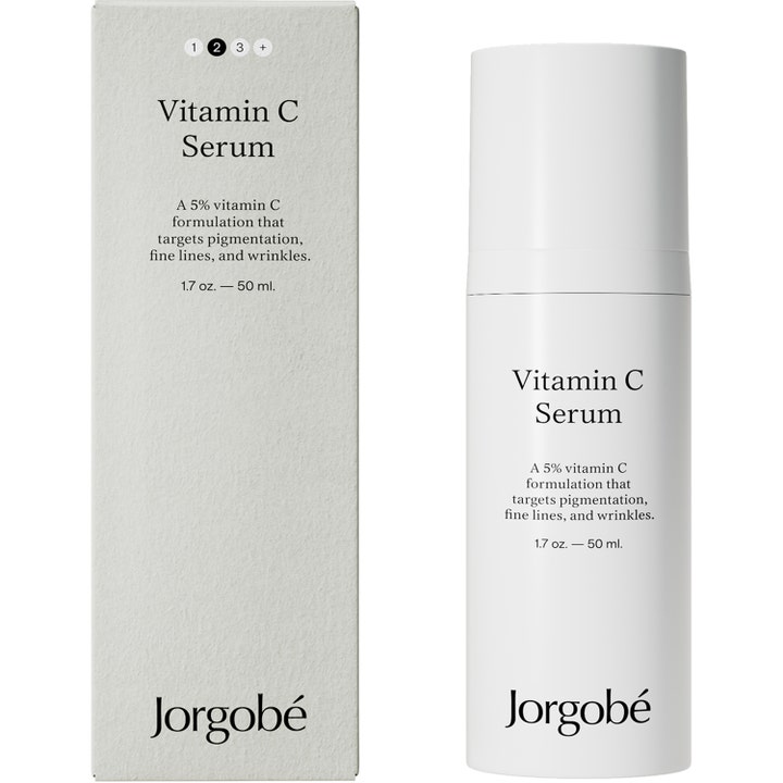 Jorgobé Vitamin C Serum 50 ml lysnende ansigtsserum mod pigmentering og rynker i hvid flaske med æske