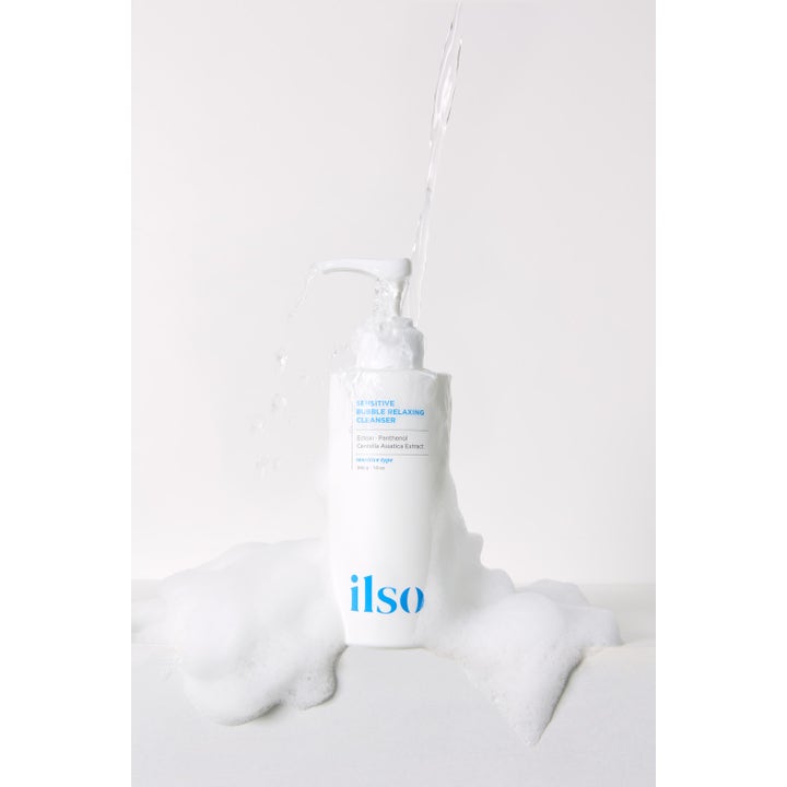 Ilso Sensitive Bubble Relaxing Cleanser 200 g beroligende ansigtsrens i hvid pumpeflaske med luftigt skum og vand