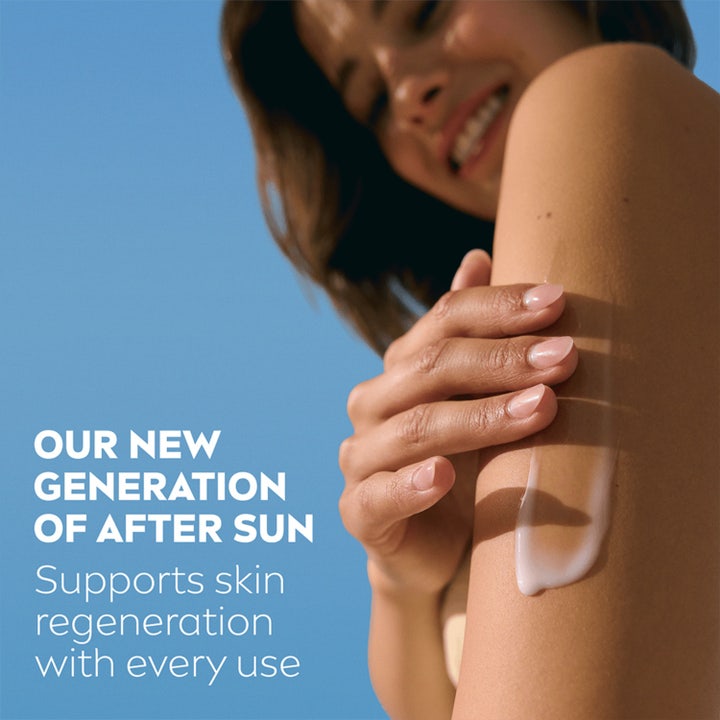 NIVEA After Sun Moisture Lotion 200 ml kølende hudpleje påføres på armen og støtter hudens regeneration