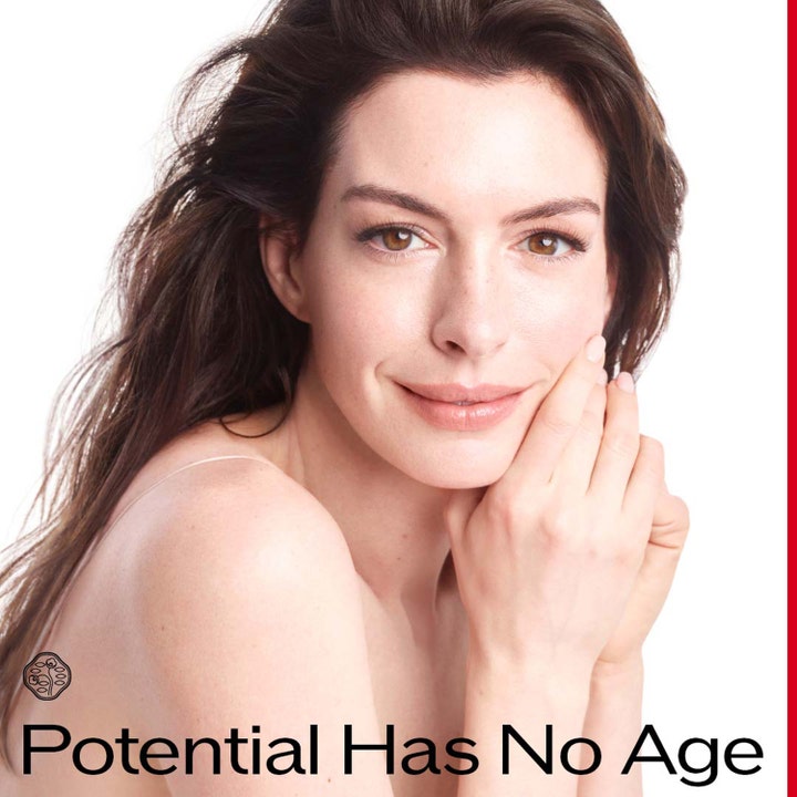 Shiseido Vital Perfection Overnight Firming Treatment 50 ml opstrammende natcreme med Anne Hathaway