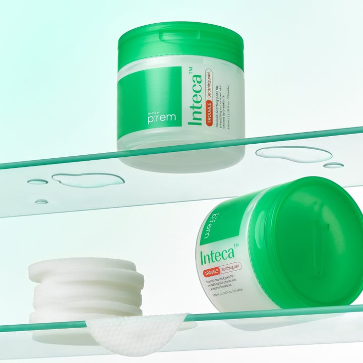 Make Prem Inteca Trouble Soothing Pads 70 stk beroligende spot treatment i grønne krukker med hvide pads på glas.