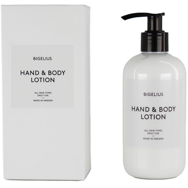 Bigelius Hand & Body Lotion fugtgivende kropspleje i hvid flaske med sort pumpe og hvid emballage.
