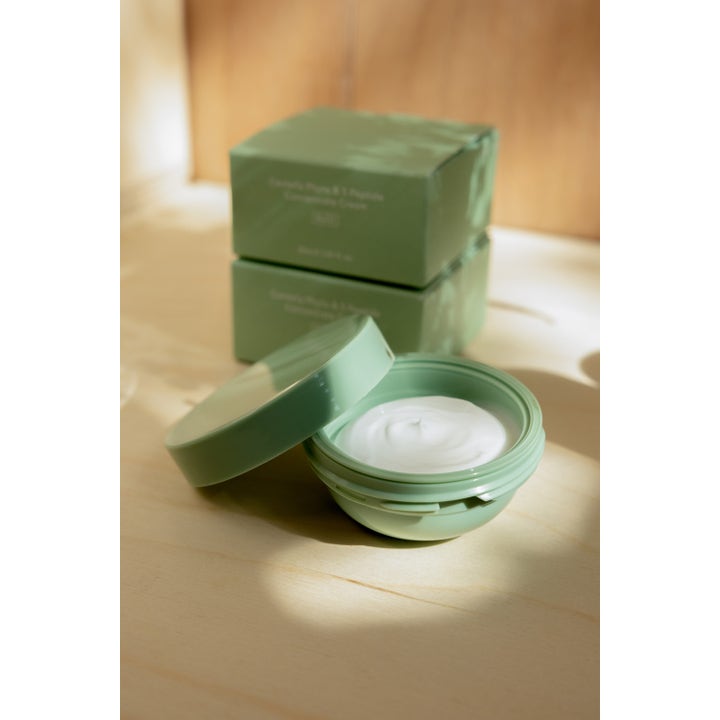 haruharu wonder Centella Phyto & 5 Peptide Concentrate Cream 30 ml ansigtscreme i grøn krukke med cremet hvid tekstur