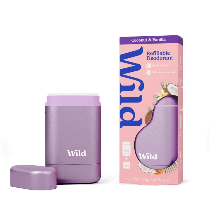 Wild Refillable Deodorant 40g mod lugt i lilla metaletui ved siden af en lyserød æske med kokosmotiv
