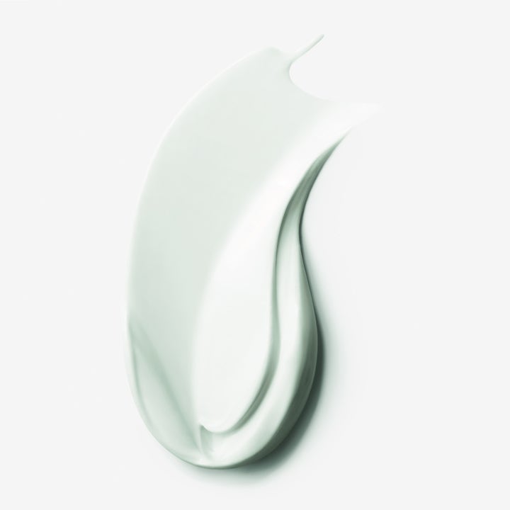 Estée Lauder DayWear Anti-Oxidant Creme SPF 15 30 ml fugtgivende dagcreme med en blød lysegrøn og cremet konsistens