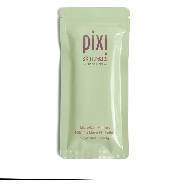 Pixi Overnight Spot Stickers 12 stk spot treatment mod urenheder i en lysegrøn sachet med micro-dart patches