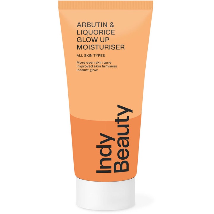 Indy Beauty Arbutin & Liquorice Glow Up Moisturiser 50 ml ansigtscreme der giver glød i en orange tube med hvidt låg