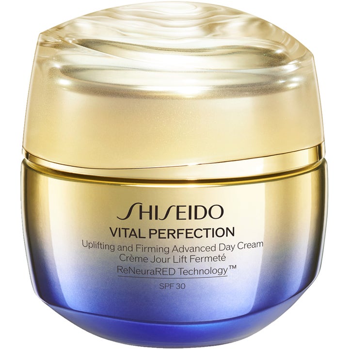 Shiseido Vital Perfection Advanced Day Cream SPF 30 opstrammende dagcreme i luksuriøs guld og lilla krukke