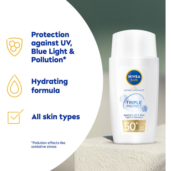 NIVEA UV Face Triple Protect Fluid 40 ml fugtgivende solcreme til ansigtet i hvid flaske mod UV blåt lys og forurening