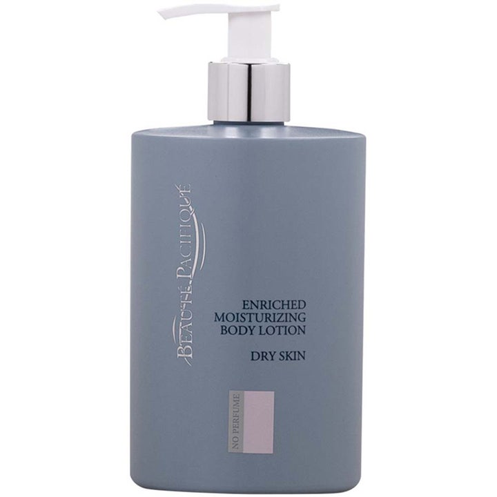 Beauté Pacifique Enriched Moisturizing Body Lotion til tør hud i grå pumpeflaske med hvid top og sølvdetaljer