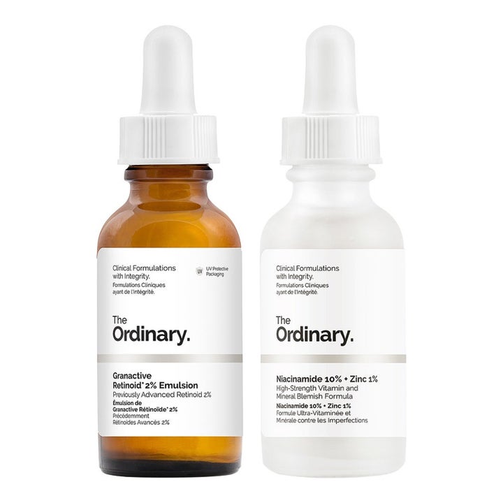 The Ordinary Granactive Retinoid og Niacinamide mod urenheder i en brun og frostet glasflaske med hvide pipetter.
