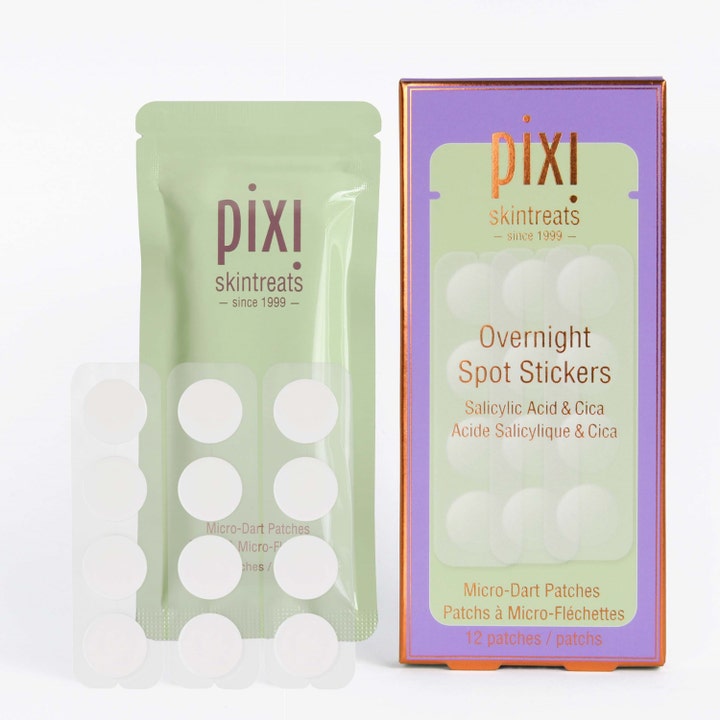 Pixi Overnight Spot Stickers 12 stk mod urenheder med lilla æske og lysegrøn pose med micro-dart patches