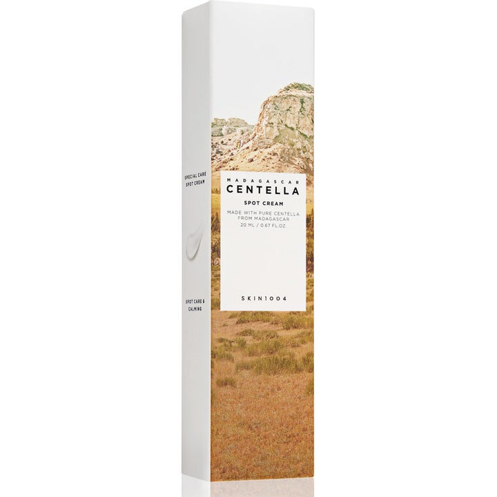 SKIN1004 Madagascar Centella Spot Cream 20 ml beroligende ansigtscreme i hvid æske med naturprint fra Madagaskar