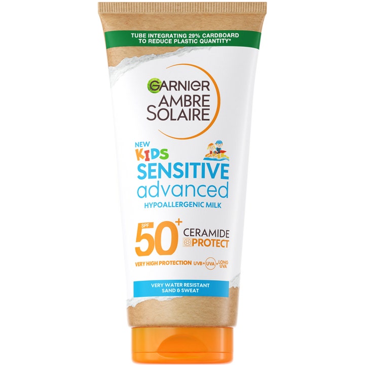 Garnier Ambre Solaire Kids Sensitive Advanced SPF 50+ solcreme giver høj beskyttelse i hvid tube med orange låg