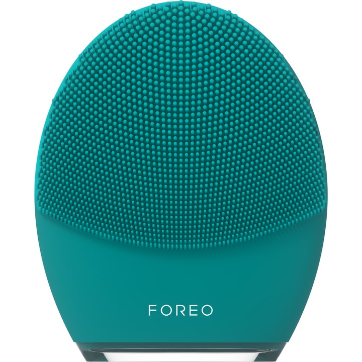 Foreo Luna ansigtsbørste giver dybderensende ansigtspleje i turkis silikone med fine eksfolierende knopper