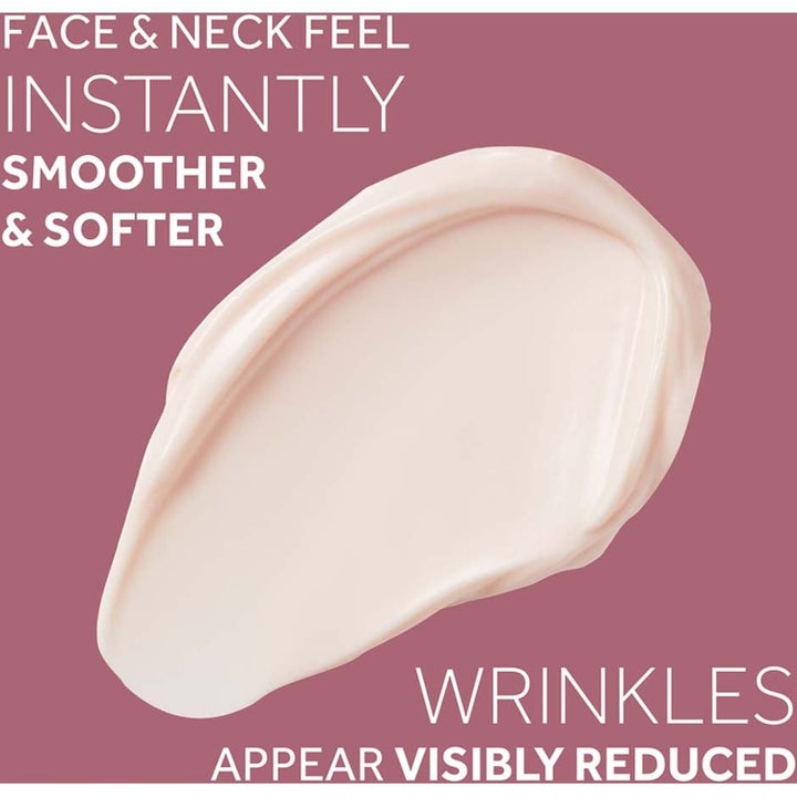 No7 Restore & Renew Skincare Essential Set 80 ml anti-ageing creme med tekstur der synligt reducerer rynker