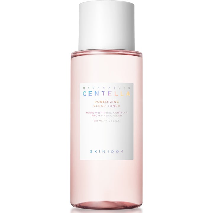 SKIN1004 Madagascar Centella Poremizing Clear Toner 210 ml poreminimerende toner i klar flaske med rosa indhold