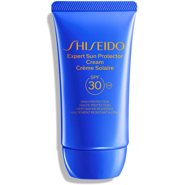 Shiseido Expert Sun Protector Cream SPF 30 solcreme giver høj beskyttelse i en klar blå tube med gult logo