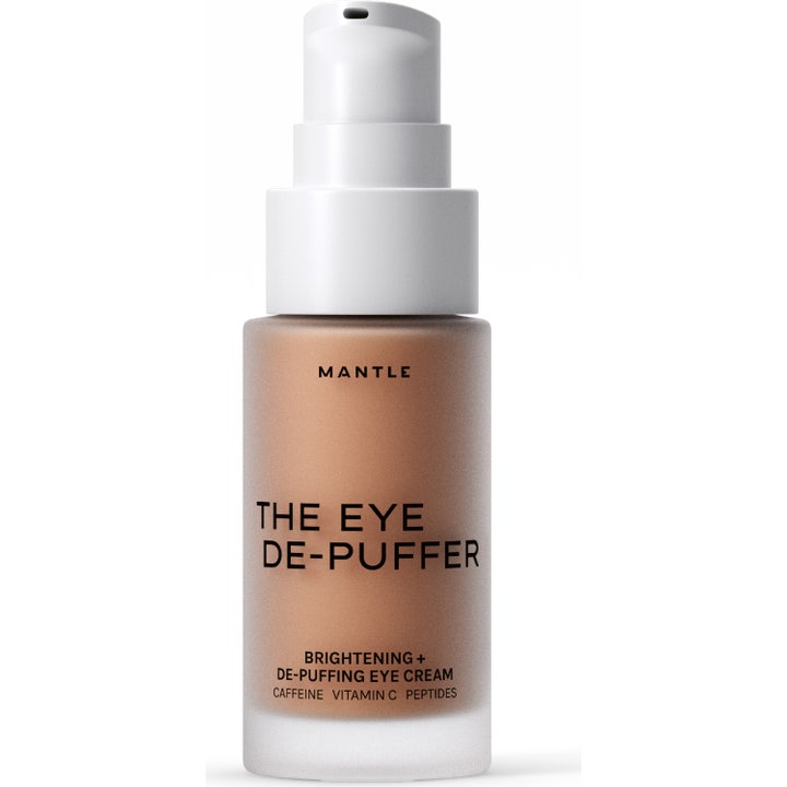 MANTLE The Eye De-Puffer 15 ml lysnende øjencreme mod hævelser i en frostet glasflaske med hvid pumpe