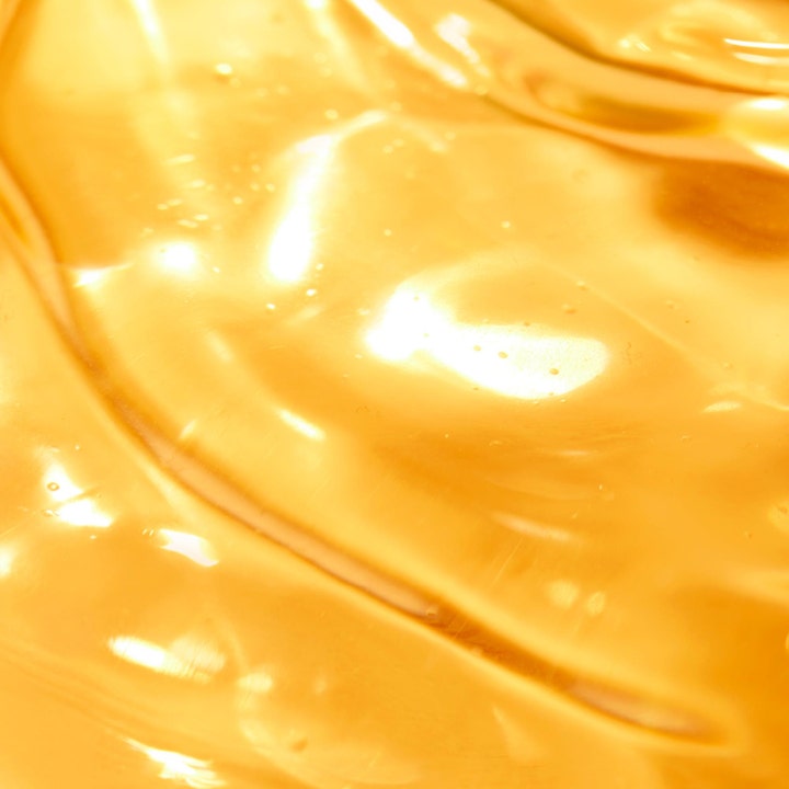 Nuxe Nuxe Sun Tanning Oil 150 ml SPF30 solbeskyttelse med en flydende gylden tekstur der giver huden en strålende glød